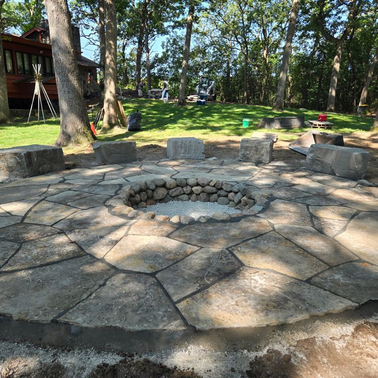 Lannon Gray Limestone - Irregular Flagging